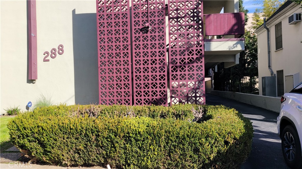 288 South Oak Knoll Ave Unit 8