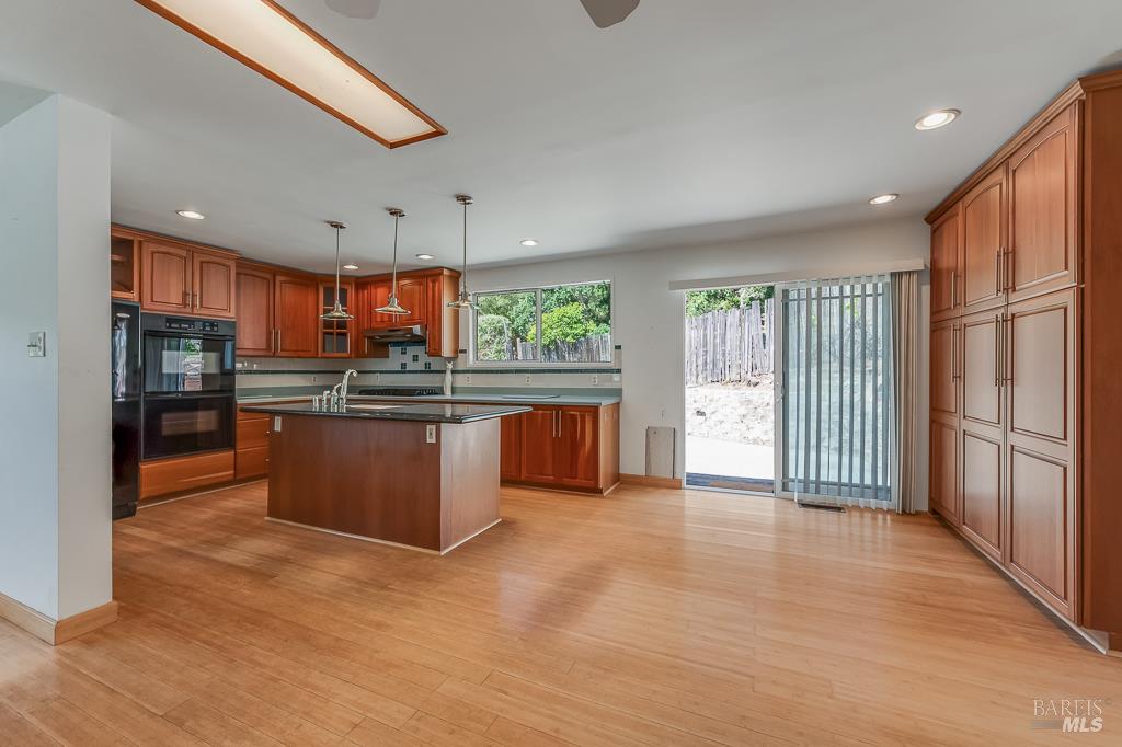 355 Butterfield Road San Anselmo, CA 94960 - Photo 7 of 38