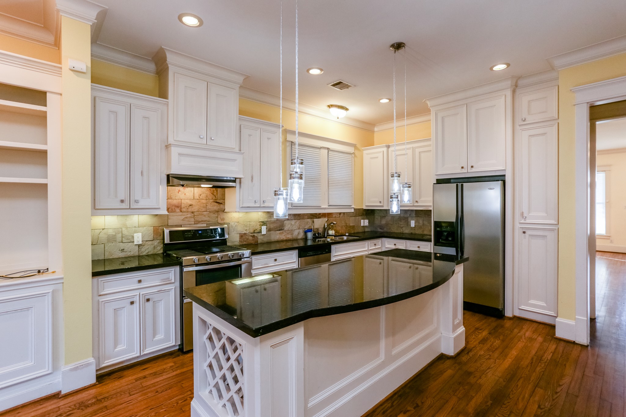 629 West 16th Street Houston, TX 77008 - Photo 7 of 28