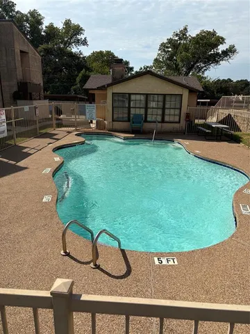 $1,100 | 1733 Crest Grove Drive, Arlington, TX 76012