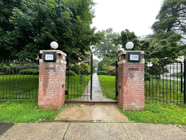 $1,300 | 230 Farmington Avenue, Unit F4, Hartford, CT 06105