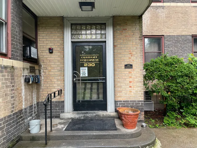 $1,300 | 230 Farmington Avenue, Unit F4, Hartford, CT 06105