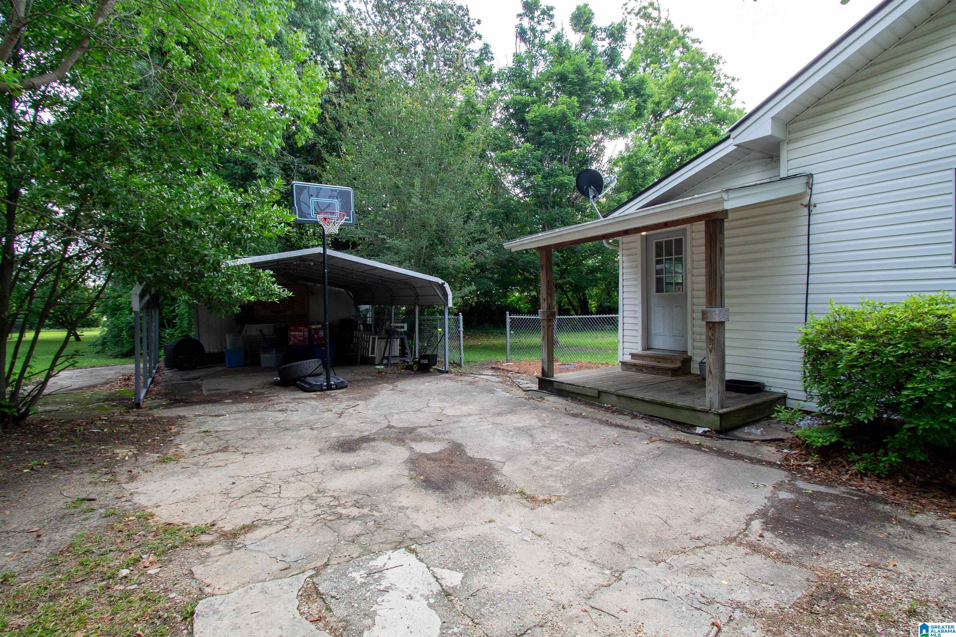 402 8th Street North Clanton, AL 35045 - Photo 2 of 32