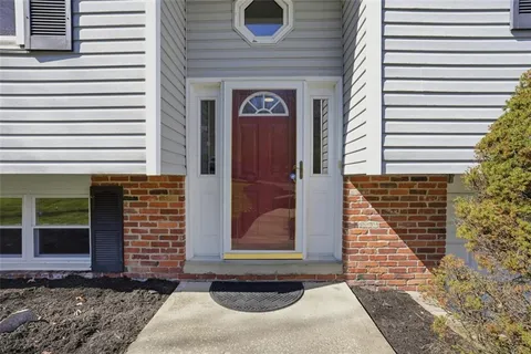 a view of gallery with hallway