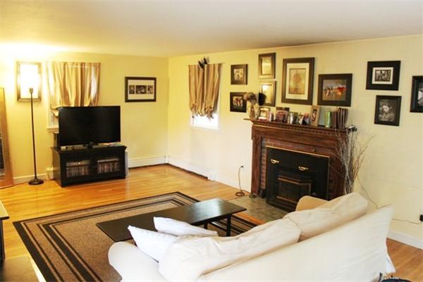 25 Rockpoint Road Southborough, MA 01772 - Photo 2 of 17 Gallery Image 2