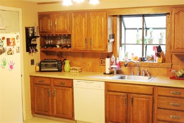 25 Rockpoint Road Southborough, MA 01772 - Photo 5 of 17 Gallery Image 5