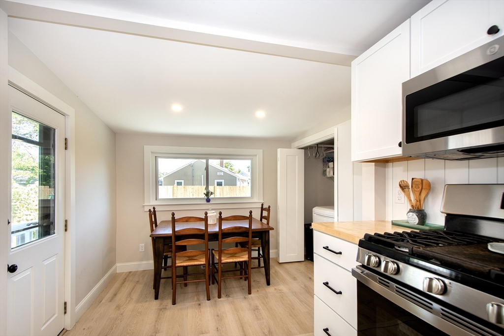 90 Colonial Road Marshfield, MA 02050 - Photo 4 of 35