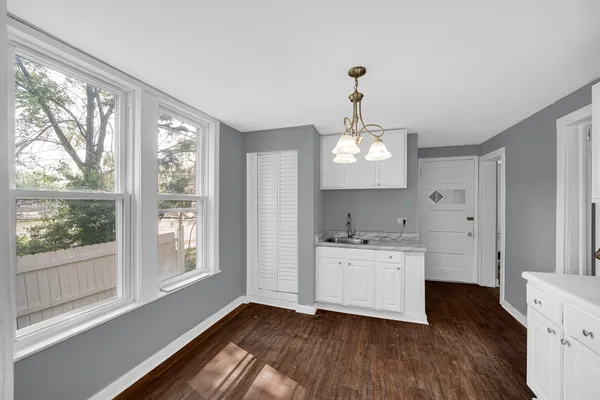 $3,000 | 72 East 136th Street, Riverdale, IL 60827