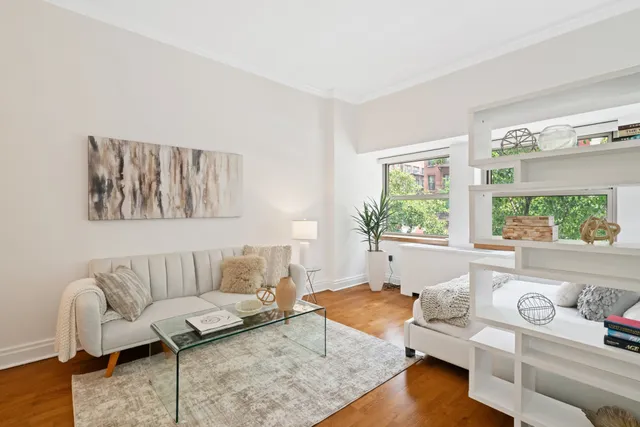 $698,000 | 350 East 82nd Street, Unit 2G | Upper East Side