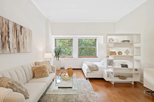 $698,000 | 350 East 82nd Street, Unit 2G | Upper East Side