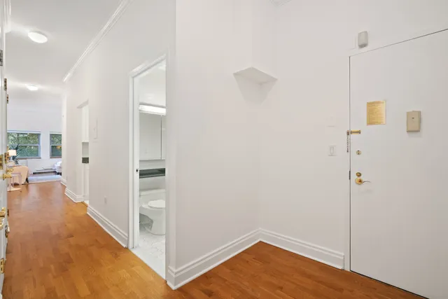 $698,000 | 350 East 82nd Street, Unit 2G | Upper East Side