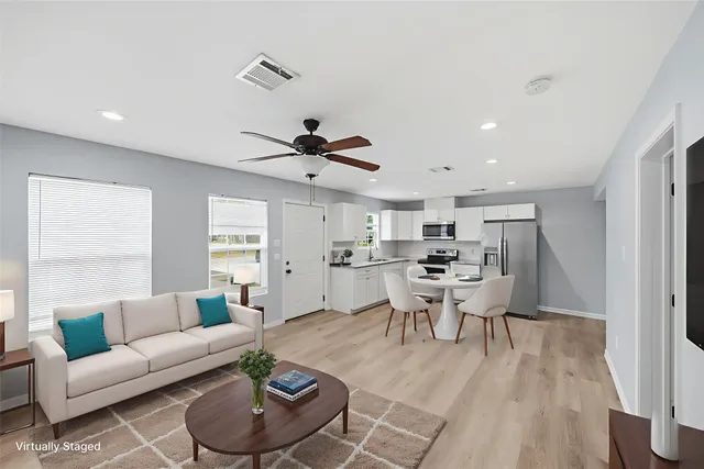 $1,695 | 8595 Parkway Drive, Unit B, Houston, TX 77088