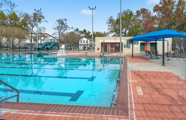 $1,695 | 8595 Parkway Drive, Unit B, Houston, TX 77088