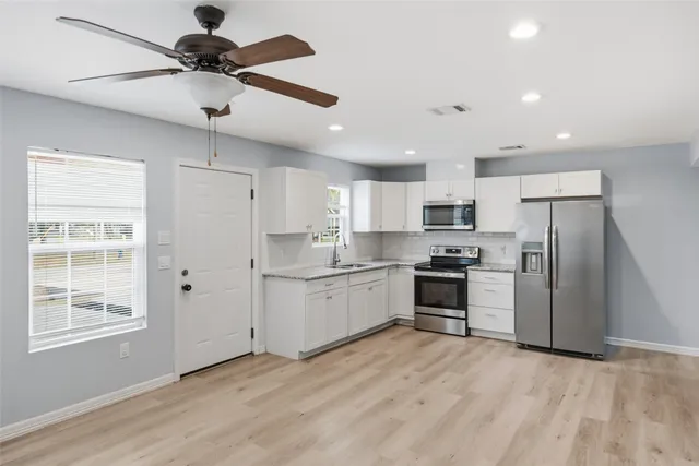 $1,695 | 8595 Parkway Drive, Unit B, Houston, TX 77088