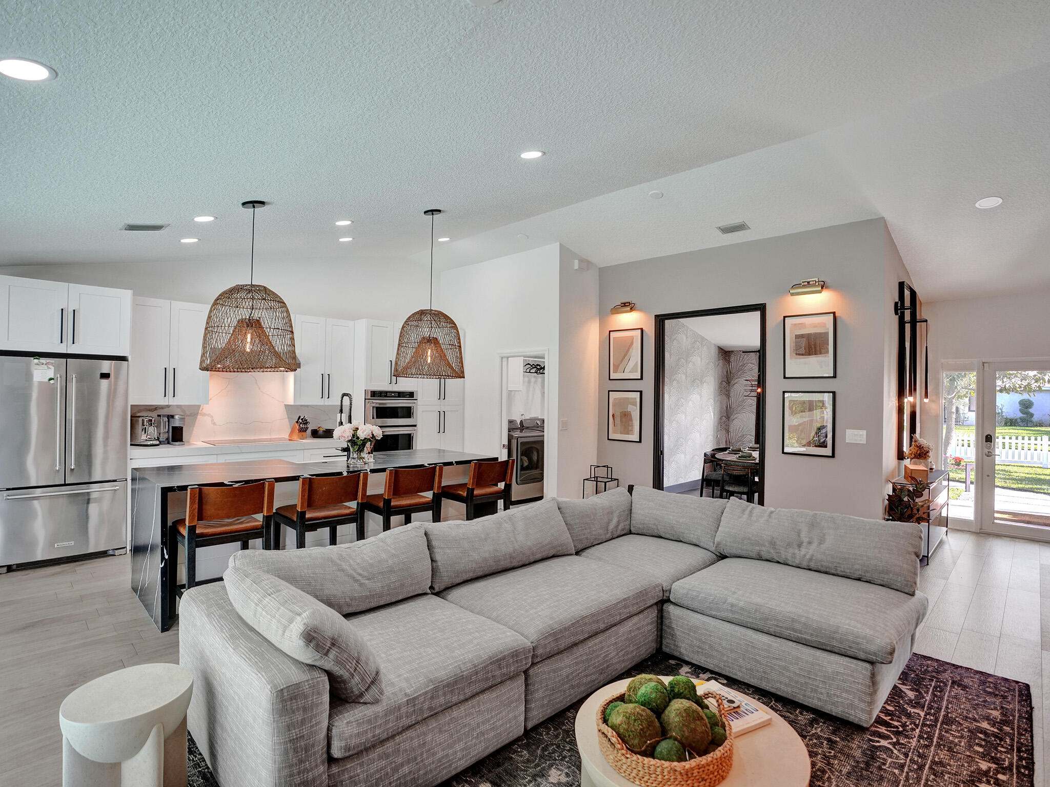 621 Enfield Road Delray Beach, FL 33444 - Photo 12 of 31 living room