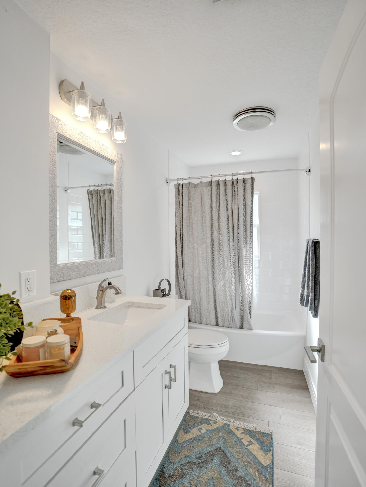 621 Enfield Road Delray Beach, FL 33444 - Photo 19 of 31 Bathroom 2