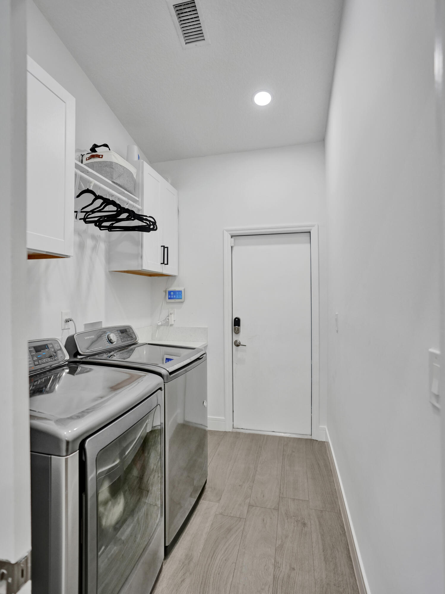 621 Enfield Road Delray Beach, FL 33444 - Photo 22 of 31 Laundry