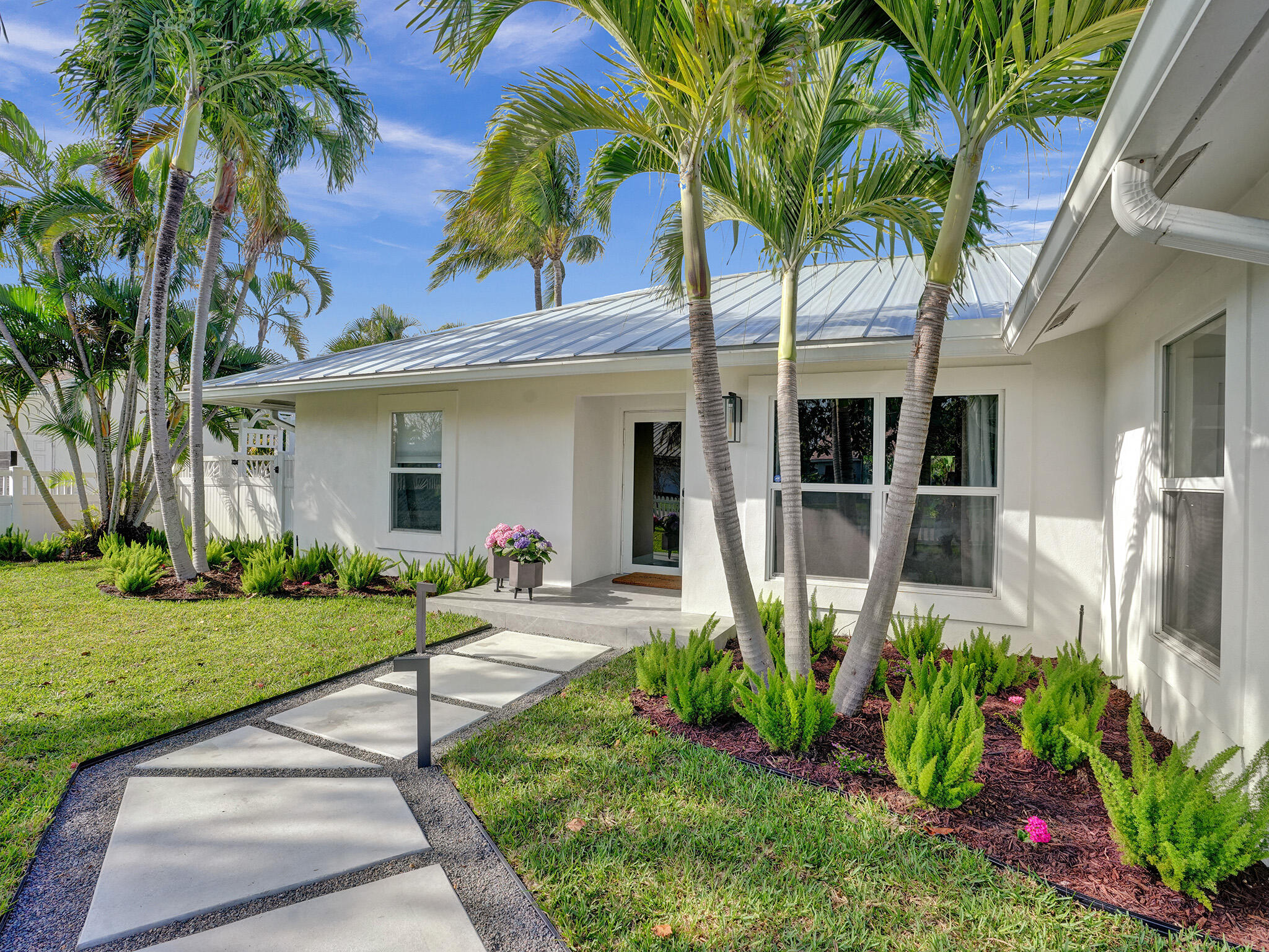 621 Enfield Road Delray Beach, FL 33444 - Photo 4 of 31 Front of house