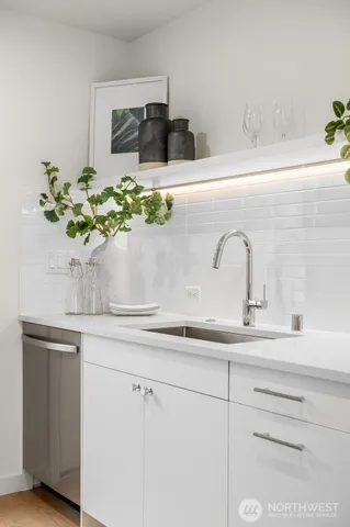 $479,900 | 9221 B 14th Avenue Northwest, Seattle, WA 98117