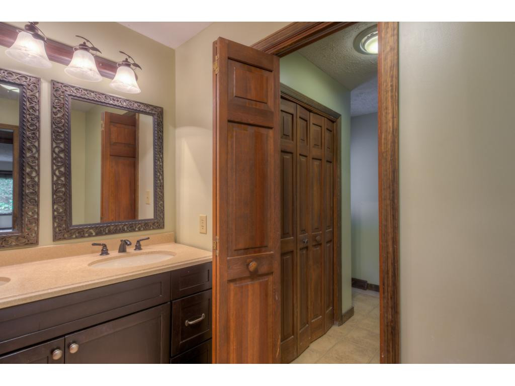 21469 Plantation Road Bristol, VA 24202 - Photo 13 of 24 Photo 13