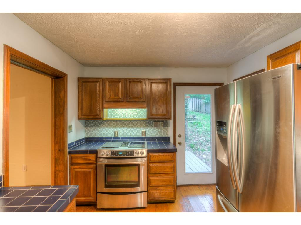 21469 Plantation Road Bristol, VA 24202 - Photo 8 of 24 Photo 8