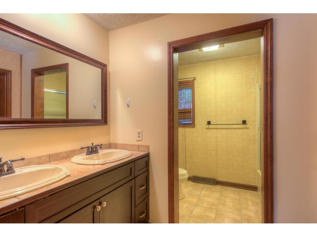 21469 Plantation Road Bristol, VA 24202 - Photo 10 of 24 Photo 10