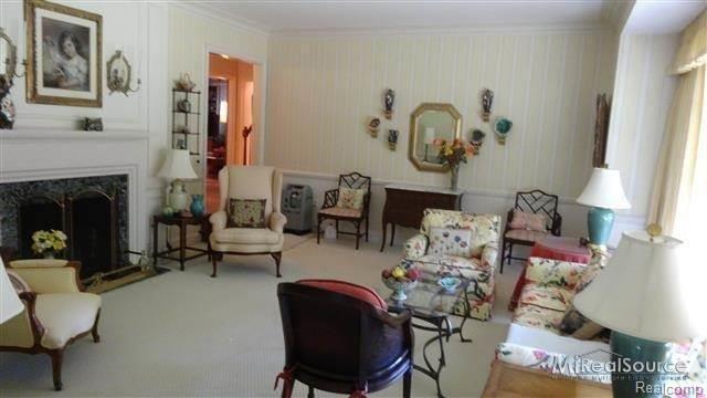 41 Warner Road Grosse Pointe, MI 48236 - Photo 8 of 23 11.jpg