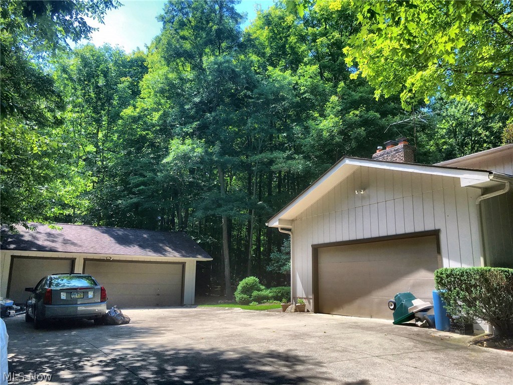 196 Bath Road Medina, OH 44256 - Photo 25 of 28 2 car attached /three car detached garage