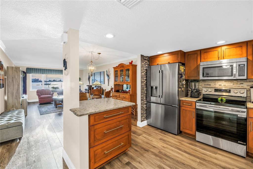 4525 Cove Circle, Unit 102 St. Petersburg, FL 33708 - Photo 6 of 73