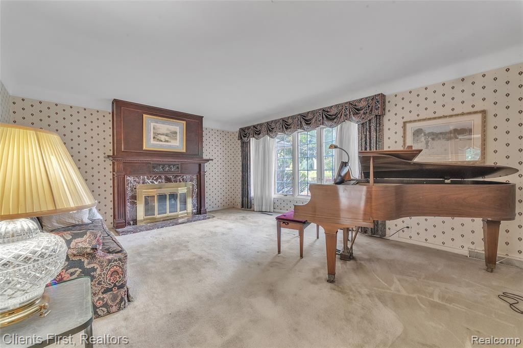 33801 Argonne Road Farmington Hills, MI 48335 - Photo 5 of 32