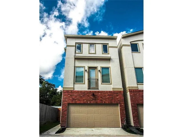 $2,350 | 1203 Cedarpost Tree Springs Place, Houston, TX 77055