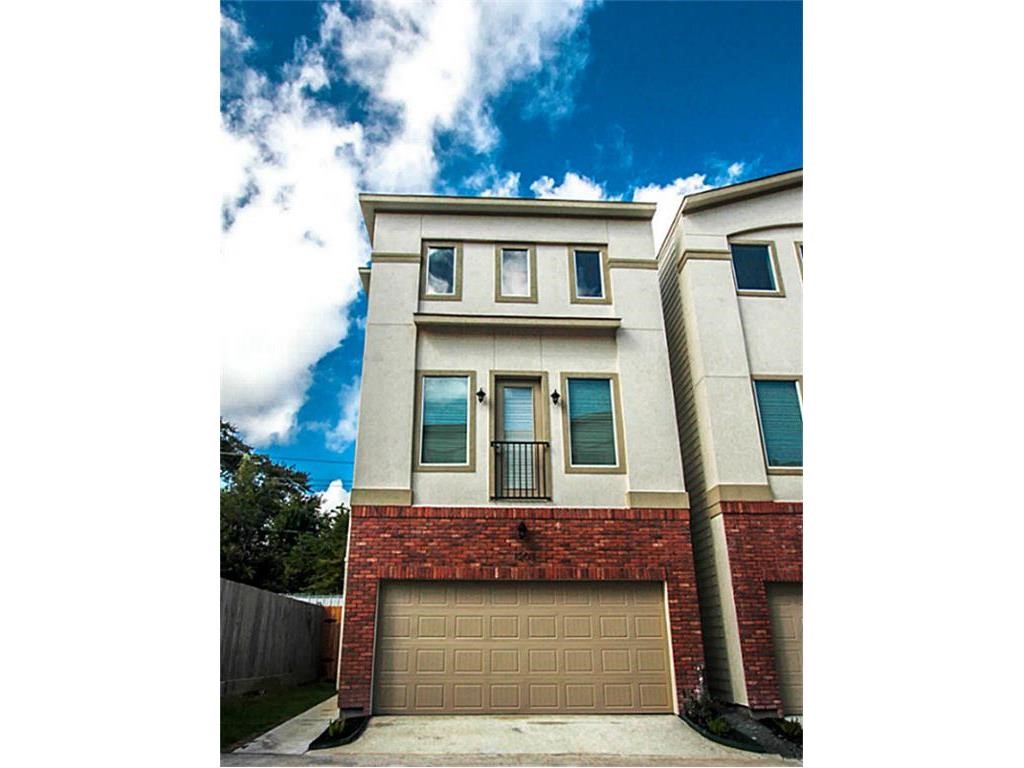 1203 Cedarpost Tree Springs Place Houston, TX 77055 - Photo 2 of 16