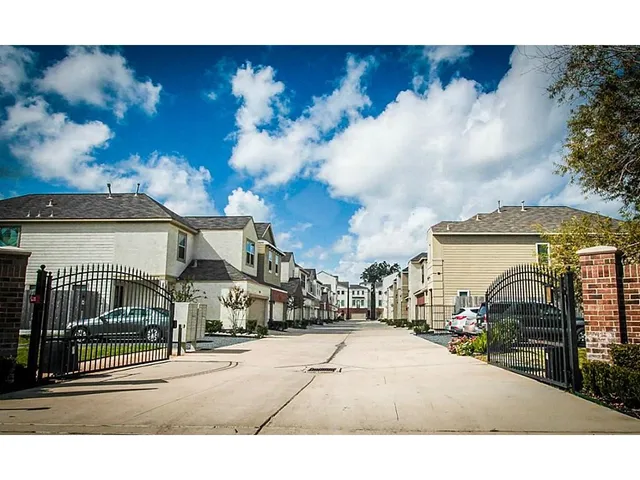 $2,350 | 1203 Cedarpost Tree Springs Place, Houston, TX 77055