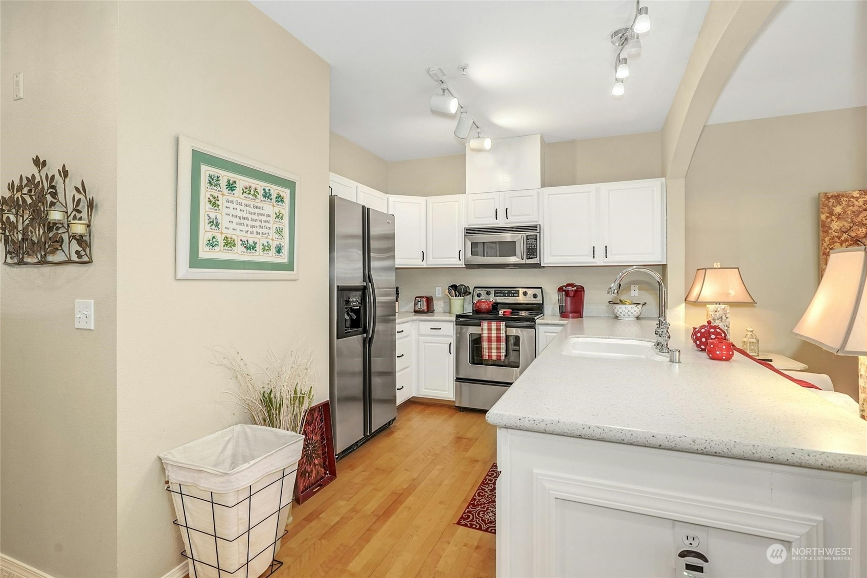 14335 Simonds Road Northeast, Unit B305 Kirkland, WA 98034 - Photo 9 of 22 Gallery Image 9