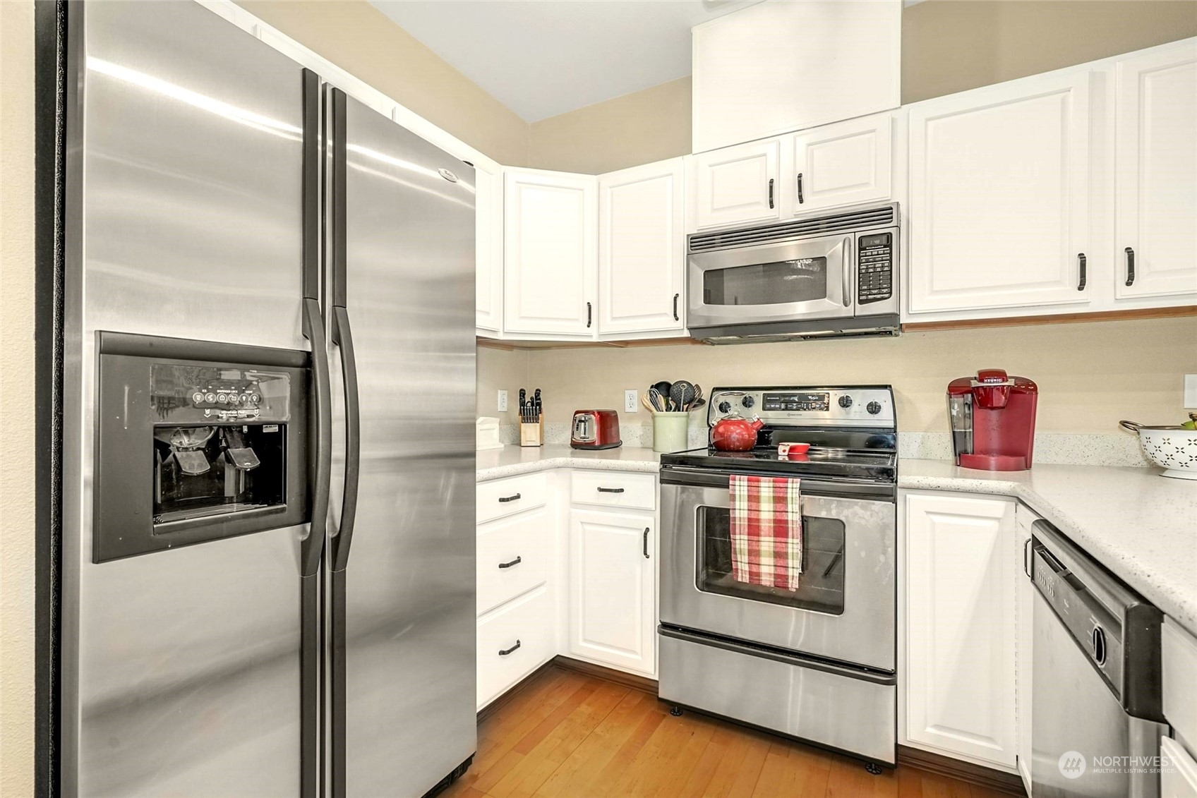 14335 Simonds Road Northeast, Unit B305 Kirkland, WA 98034 - Photo 10 of 22 Gallery Image 10