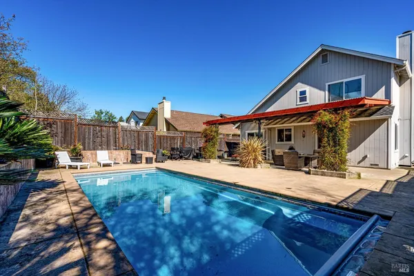 $839,000 | 532 Walten Way, Windsor, CA 95492