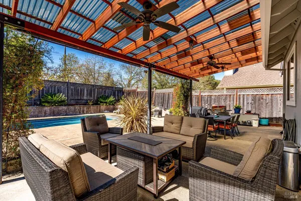 $839,000 | 532 Walten Way, Windsor, CA 95492