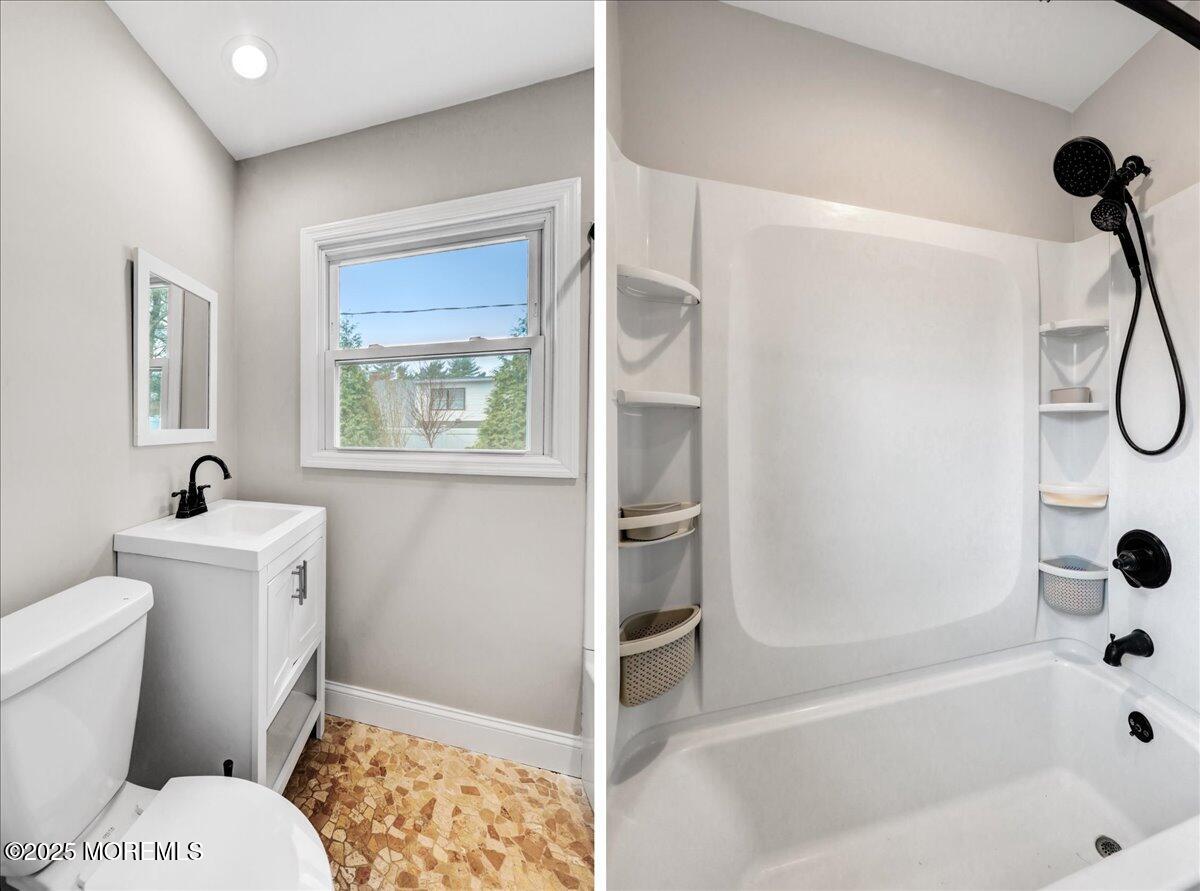 97 Irongate Lane Aberdeen, NJ 07747 - Photo 16 of 29 16-Bathroom