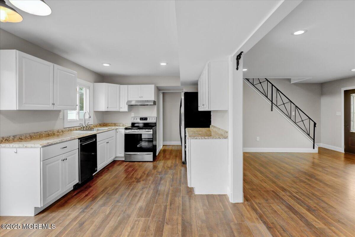 97 Irongate Lane Aberdeen, NJ 07747 - Photo 10 of 29 10-Kitchen