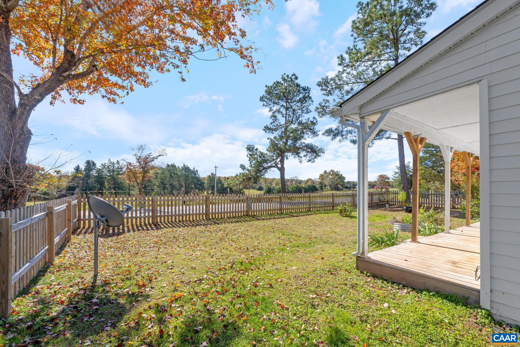 874 James River Road Scottsville, VA 24590 - Photo 26 of 43 a view of a pathway with a yard