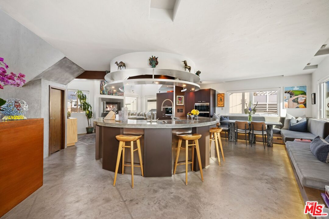24 Eastwind Street, Unit 2 Marina del Rey, CA 90292 - Photo 7 of 46