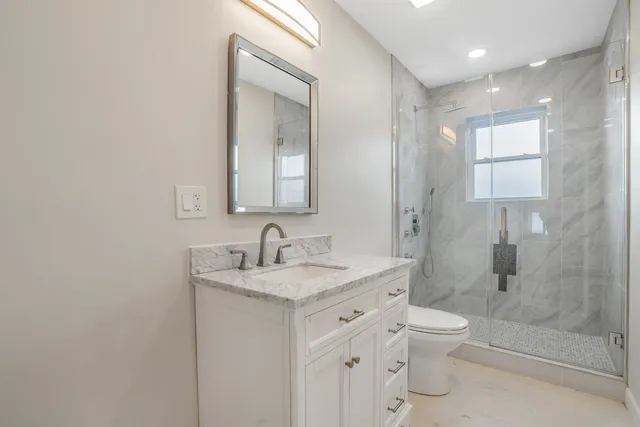 $4,200 | 4019 North Tripp Avenue, Unit 1, Chicago, IL 60641