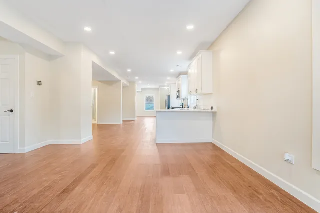 $4,200 | 4019 North Tripp Avenue, Unit 1, Chicago, IL 60641