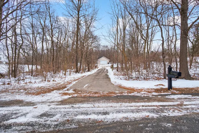 $324,900 | 2415 Scott Road, Parma, MI 49269