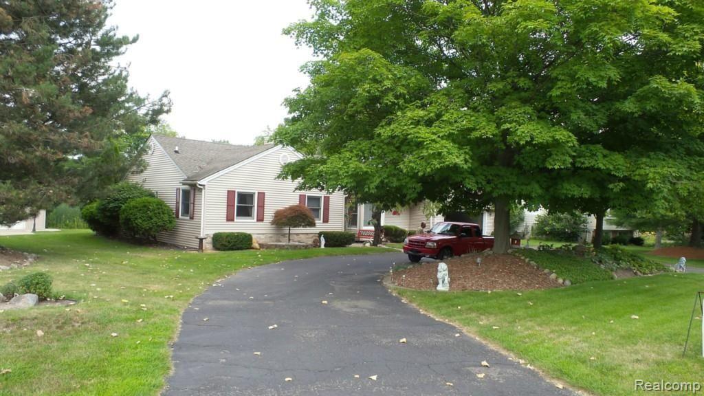 47256 Curtis Road Northville, MI 48168 - Photo 3 of 19 2014-08-04 02.18