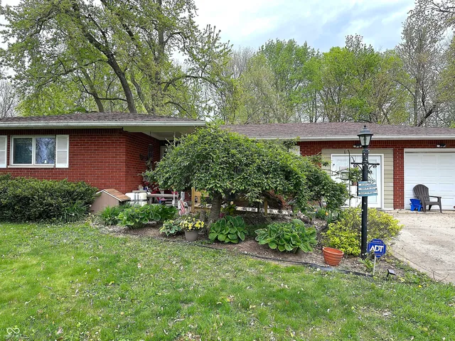 $325,000 | 5808 East County Road 150 North, Avon, IN 46123