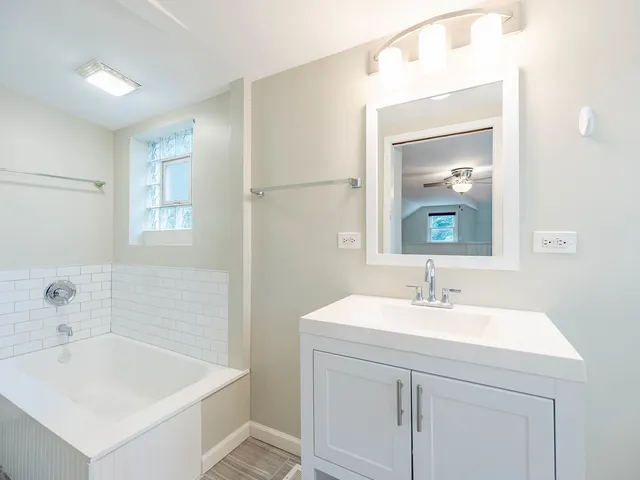 $419,900 | 465 South Elizabeth Street, Lombard, IL 60148