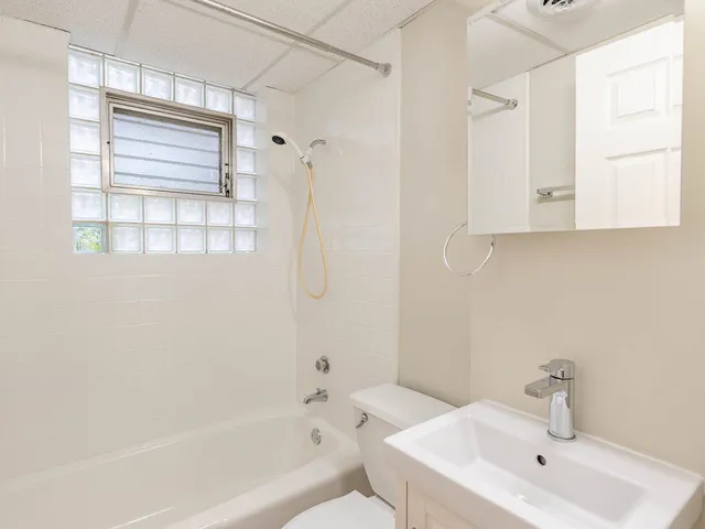 $419,900 | 465 South Elizabeth Street, Lombard, IL 60148