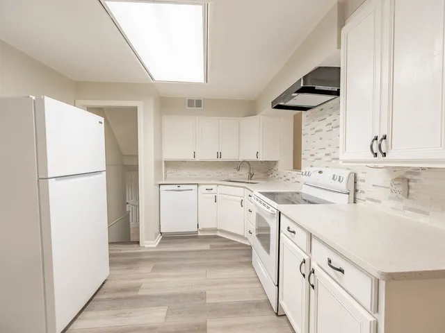 $419,900 | 465 South Elizabeth Street, Lombard, IL 60148