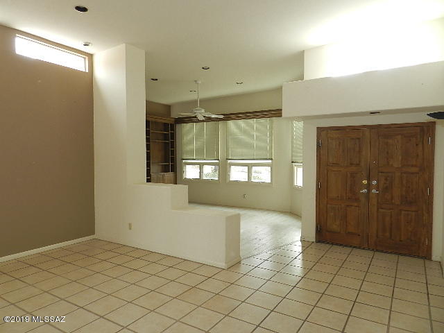 5425 North Cres Ridge Drive Tucson, AZ 85718 - Photo 5 of 31